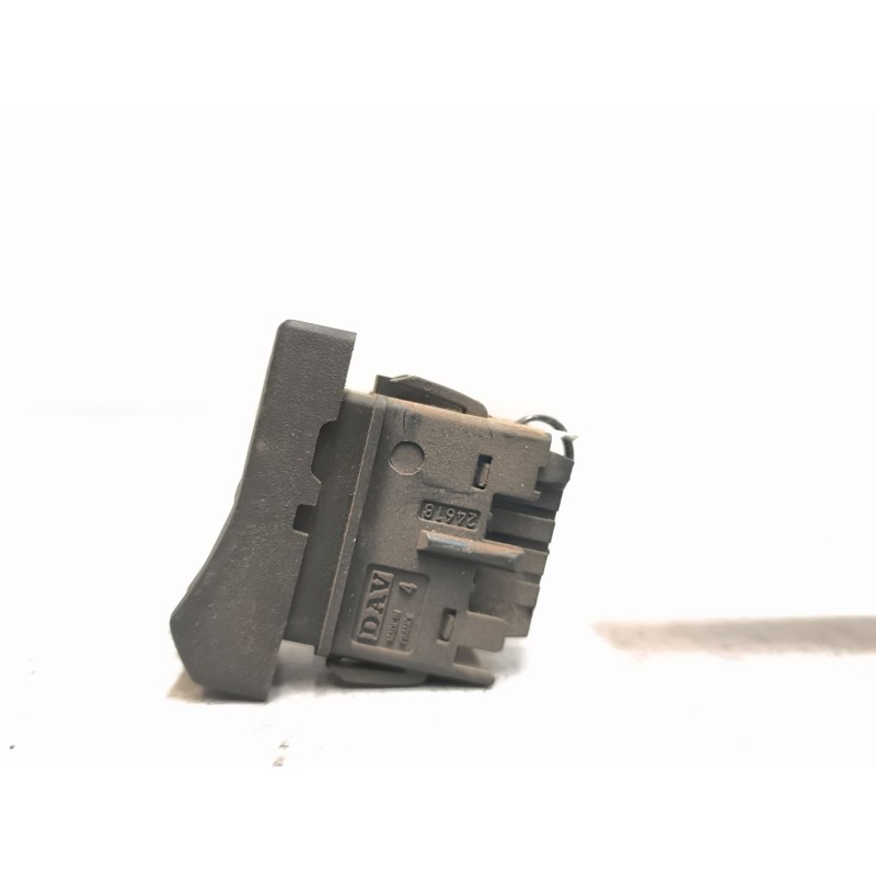 Recambio de interruptor para renault hr 420.18/26 premium 01  11.1 diesel referencia OEM IAM 5010306638 - Blanco 3
