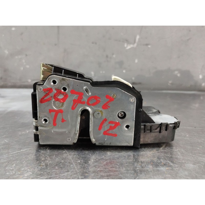Recambio de cerradura puerta trasera izquierda para bmw serie 3 berlina (e46) 320d referencia OEM IAM  7 PINS 4