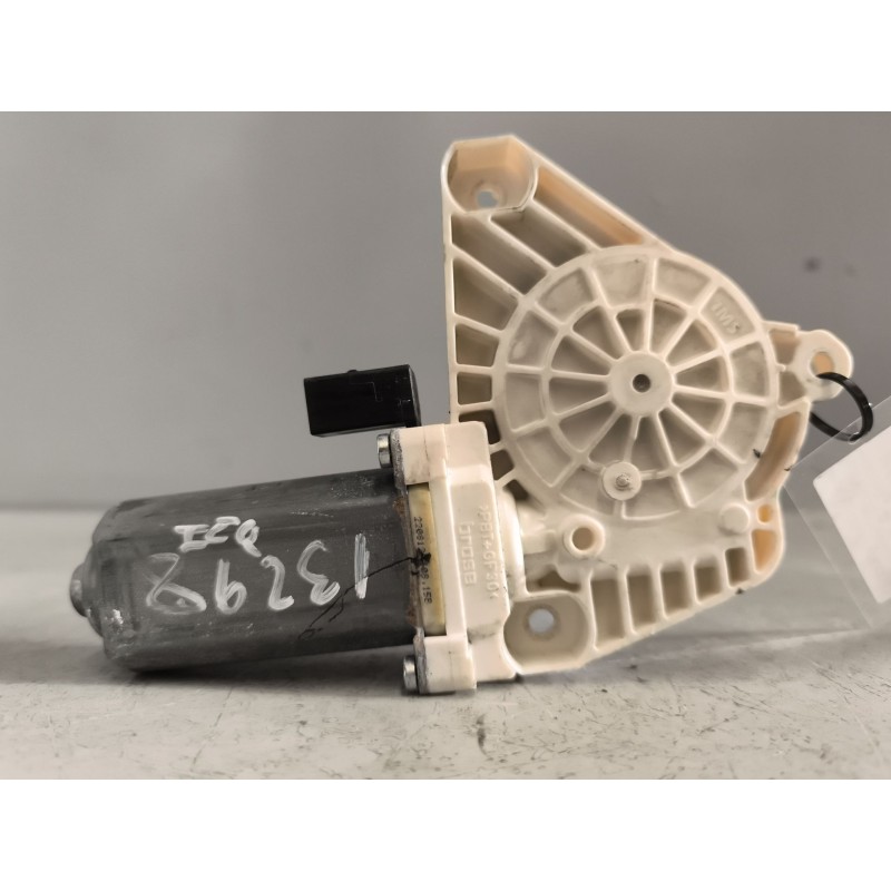 Recambio de motor elevalunas delantero izquierdo para mercedes-benz actros bm 963.420 2-achser 12.8 r6 diesel (om 471) referenci - Blanco 2