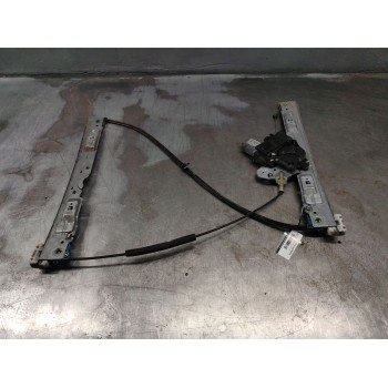 ELEVALUNAS DELANTERO DERECHO 