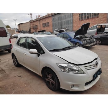 toyota auris del año 2011