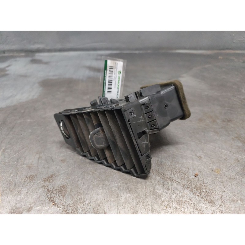 Recambio de aireador central derecho para nissan micra (k11) comfort referencia OEM IAM 421283275  