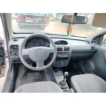 opel corsa c (x01) del año 2004