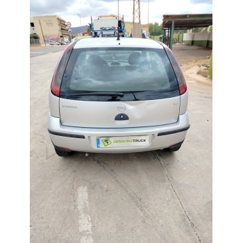 opel corsa c (x01) del año 2004