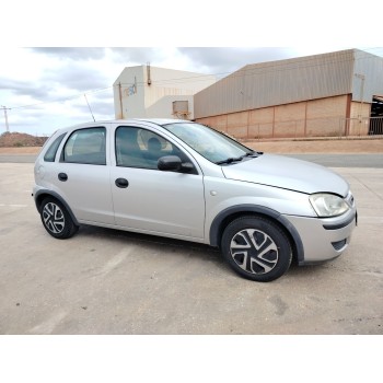 opel corsa c (x01) del año 2004