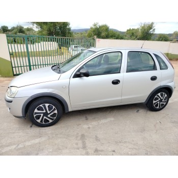 opel corsa c (x01) del año 2004