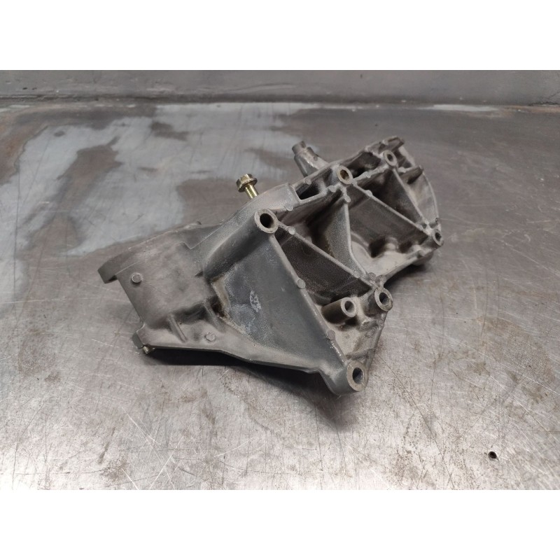 Recambio de soporte alternador para nissan primera berlina (p12) acenta referencia OEM IAM 8200183234  