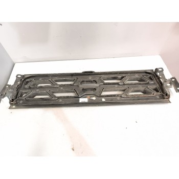 Recambio de rejilla delantera central para renault serie t 12.8 diesel referencia OEM IAM 7482276014  