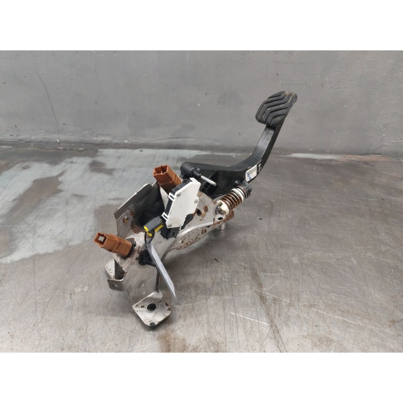 Recambio de pedal embrague para nissan qashqai ii (j11, j11_) 1.5 dci referencia OEM IAM 465034208R  