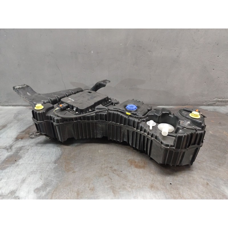 Recambio de deposito adblue para peugeot 5008 ii (mc_, mj_, mr_, m4_) 1.6 bluehdi 120 referencia OEM IAM P1000882  