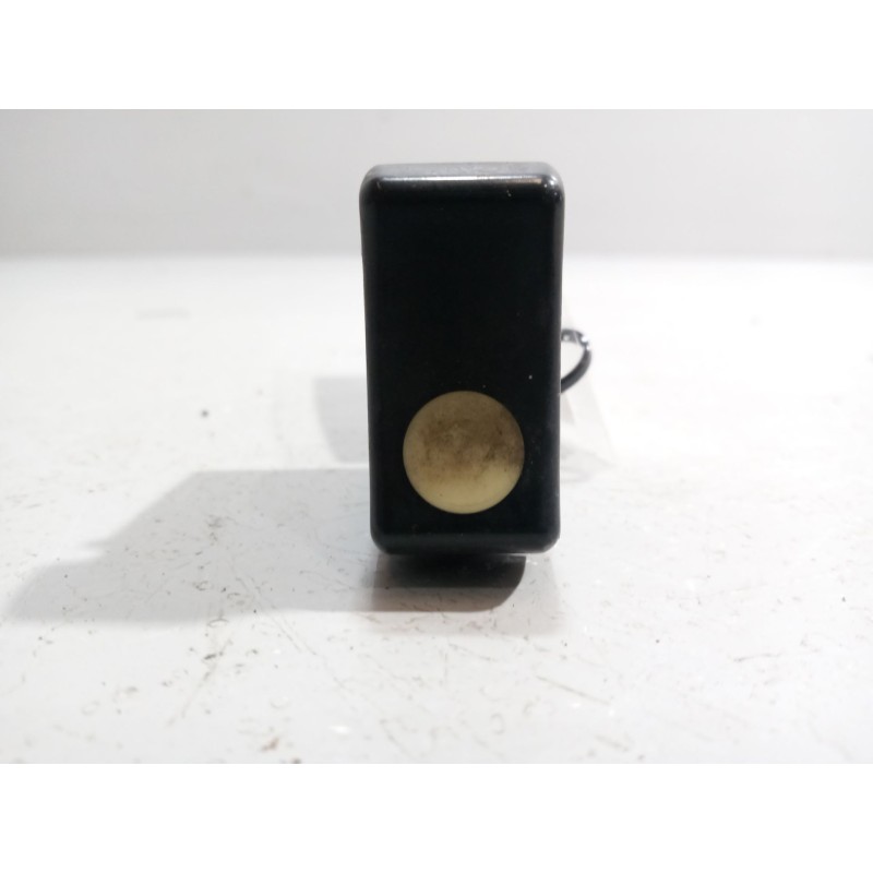 Recambio de mando elevalunas delantero izquierdo para renault hr 385.18 / 26 premium e2 11.1 diesel referencia OEM IAM   