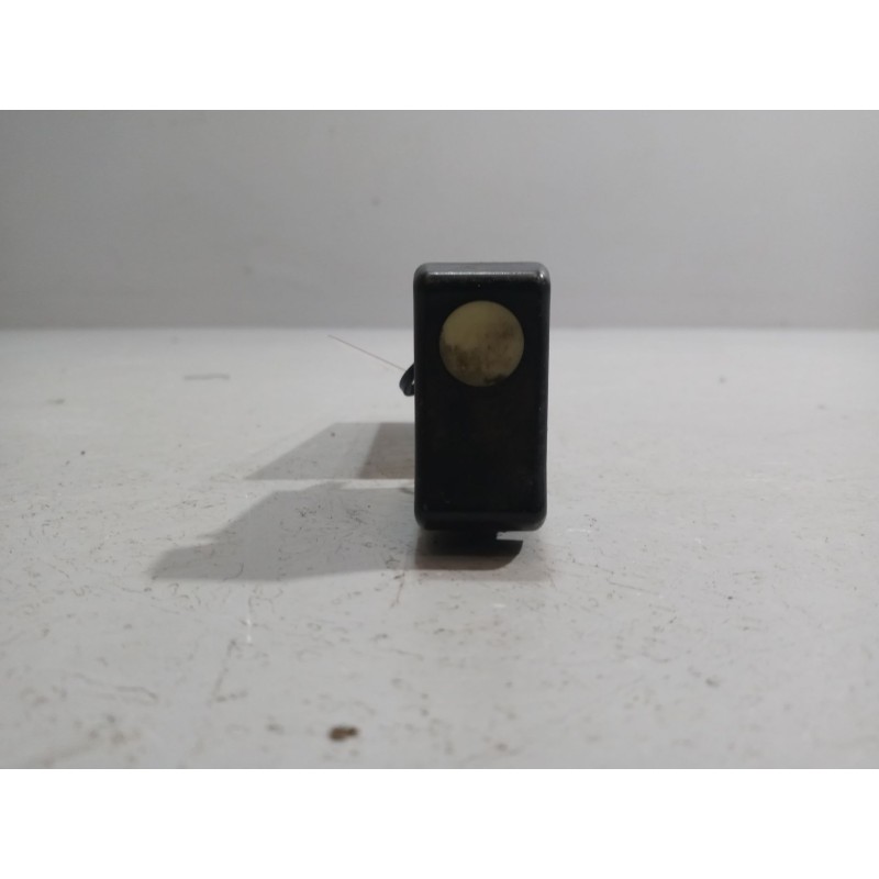 Recambio de mando elevalunas delantero izquierdo para renault hr 385.18 / 26 premium e2 11.1 diesel referencia OEM IAM   