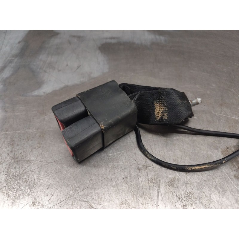 Recambio de enganche de cinturon delantero derecho para nissan cabstar 01.04  3.0 diesel referencia OEM IAM   