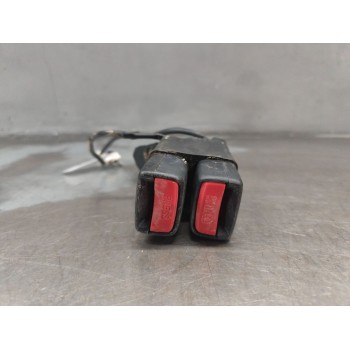 Recambio de enganche de cinturon delantero derecho para nissan cabstar 01.04  3.0 diesel referencia OEM IAM   