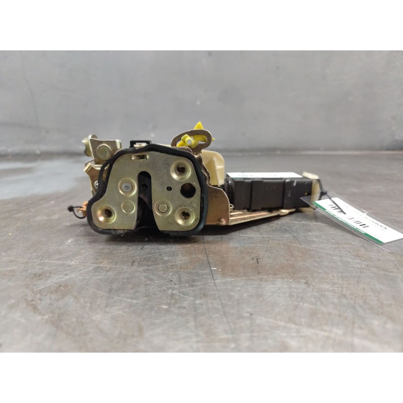 Recambio de cerradura puerta delantera derecha para opel tigra 1.4 16v referencia OEM IAM 605328 1101215 