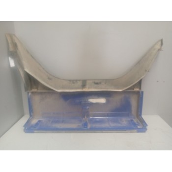 Recambio de moldura trasera cabina para renault magnum ab diesel referencia OEM IAM 5000938738  