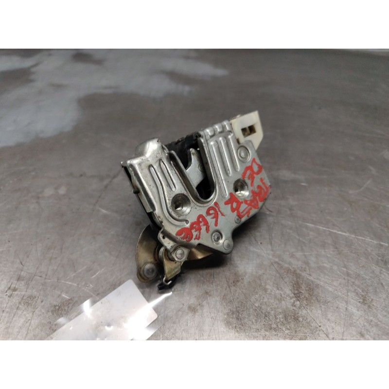 Recambio de cerradura puerta trasera derecha para mercedes-benz clase c (w201) berlina 2.3 cat referencia OEM IAM   