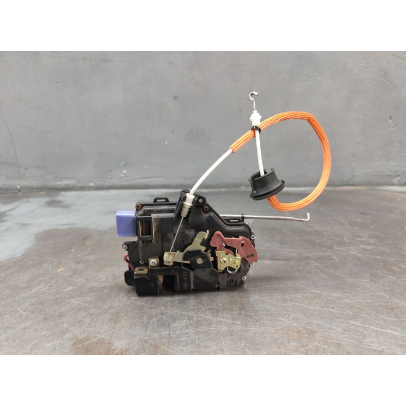 Recambio de cerradura puerta delantera derecha para audi a3 (8p) 2.0 tdi ambiente referencia OEM IAM  9 PINS 