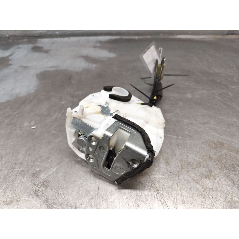 Recambio de cerradura puerta trasera derecha para suzuki swift iii (mz, ez) 1.5 (rs 415) referencia OEM IAM   