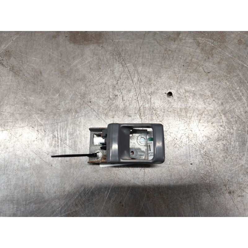 Recambio de maneta interior delantera izquierda para nissan cabstar 01.04  3.0 diesel referencia OEM IAM   