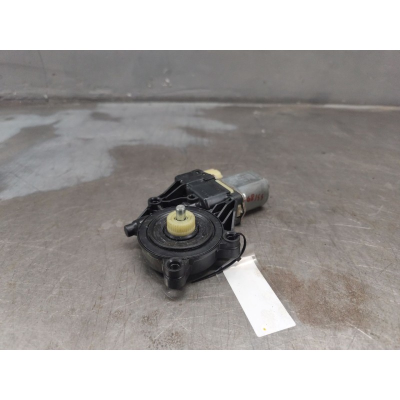 Recambio de motor elevalunas delantero derecho para ford fiesta (cb1) ambiente referencia OEM IAM 8A6114553A 0130822407 2 PINS