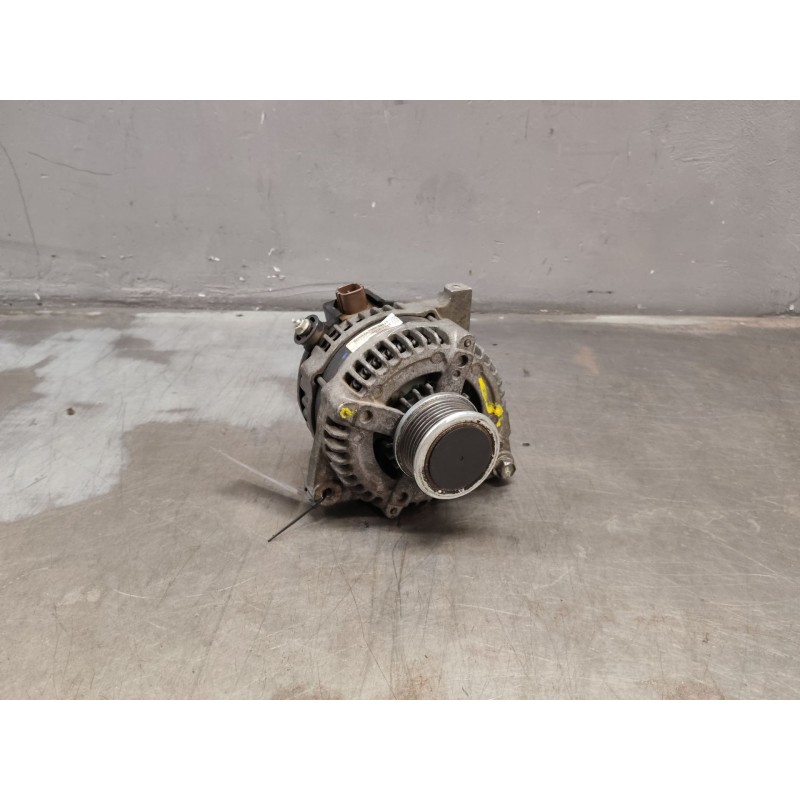 Recambio de alternador para toyota auris active referencia OEM IAM 270600N040  1042102320