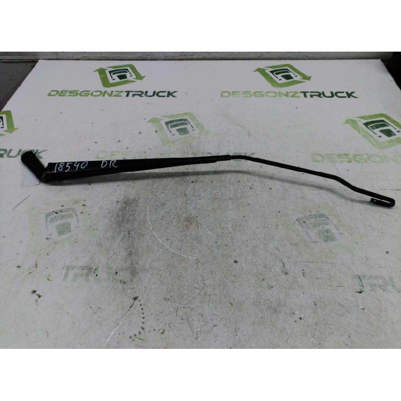 Recambio de brazo limpia delantero derecho para peugeot 206 4-trg. xr referencia OEM IAM 33493BOSCH 6429S0 