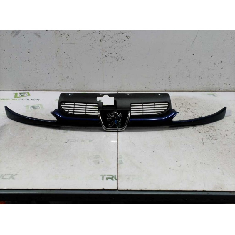 Recambio de rejilla delantera central para peugeot 206 4-trg. xr referencia OEM IAM 9628934280  