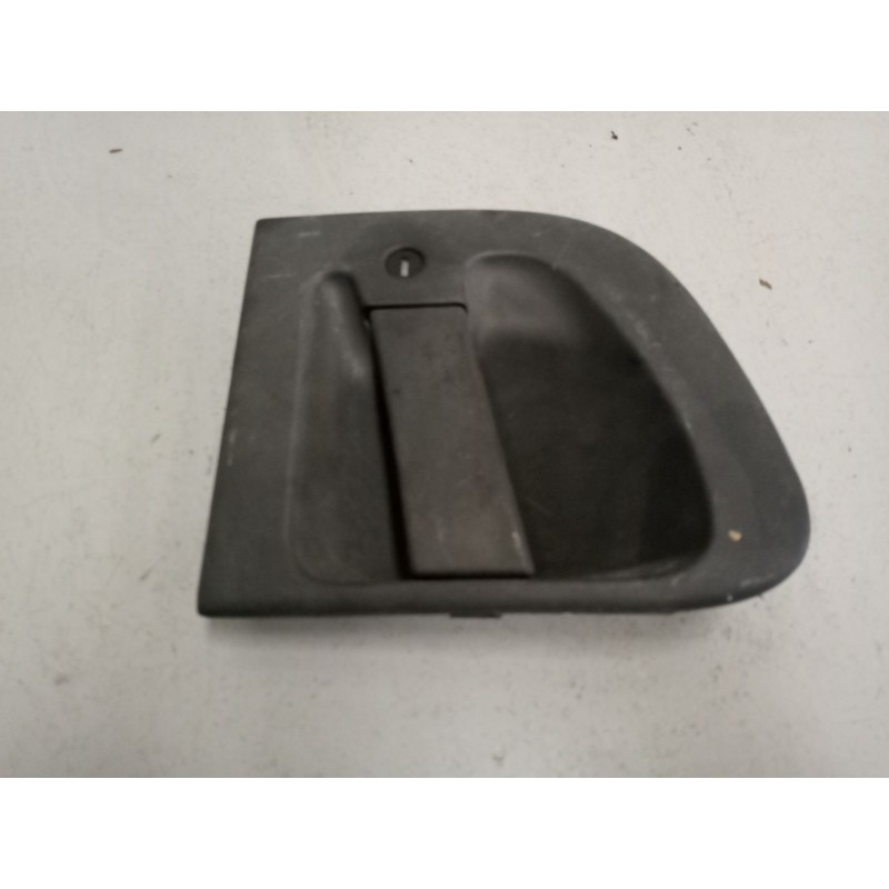Recambio de maneta exterior delantera derecha para renault hr .18/26 premium 01 referencia OEM IAM 5001858130  