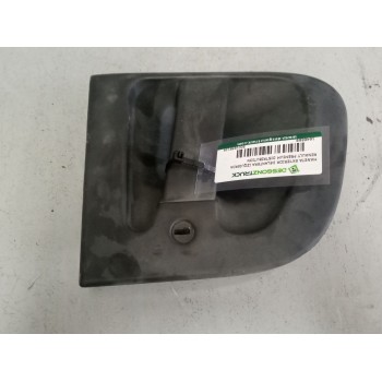 Recambio de maneta exterior delantera izquierda para renault premium distribution 7.2 diesel referencia OEM IAM 5001858129  