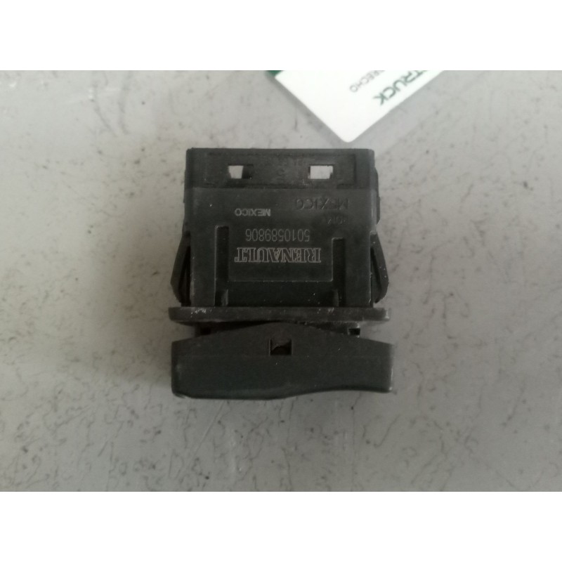 Recambio de mando elevalunas delantero derecho para renault premium distribution 7.2 diesel referencia OEM IAM 5010589806  