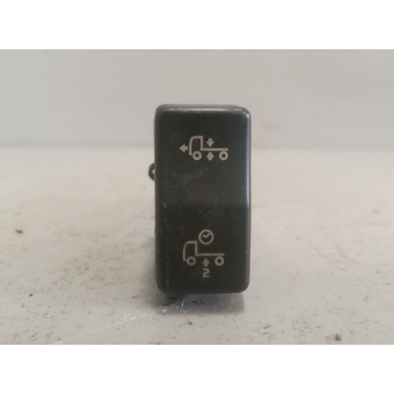 Recambio de interruptor para renault premium distribution 7.2 diesel referencia OEM IAM 5010589796  