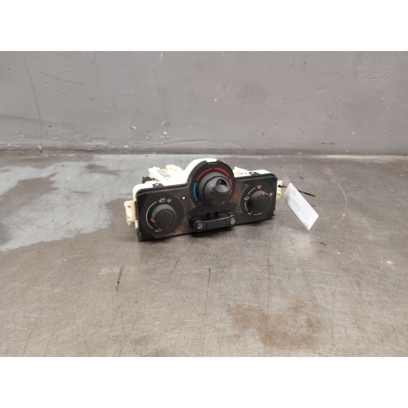 Recambio de mando calefaccion / aire acondicionado para renault megane ii berlina 5p confort expression referencia OEM IAM 69420