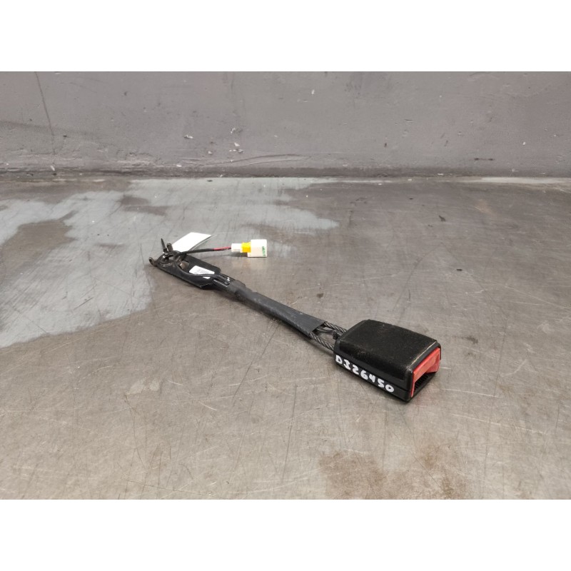 Recambio de enganche de cinturon delantero izquierdo para peugeot 3008 i monospace (0u_) 1.6 hdi referencia OEM IAM 9675539880  