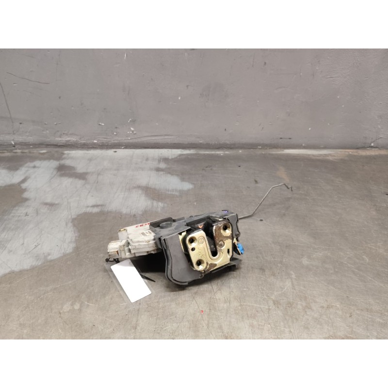 Recambio de cerradura puerta delantera derecha para nissan x-trail (t30) comfort referencia OEM IAM 805523Y510  