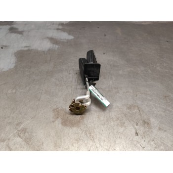Recambio de enganche cinturon trasero izquierdo para volkswagen passat berlina (3b3) advance referencia OEM IAM 3B0857739A  