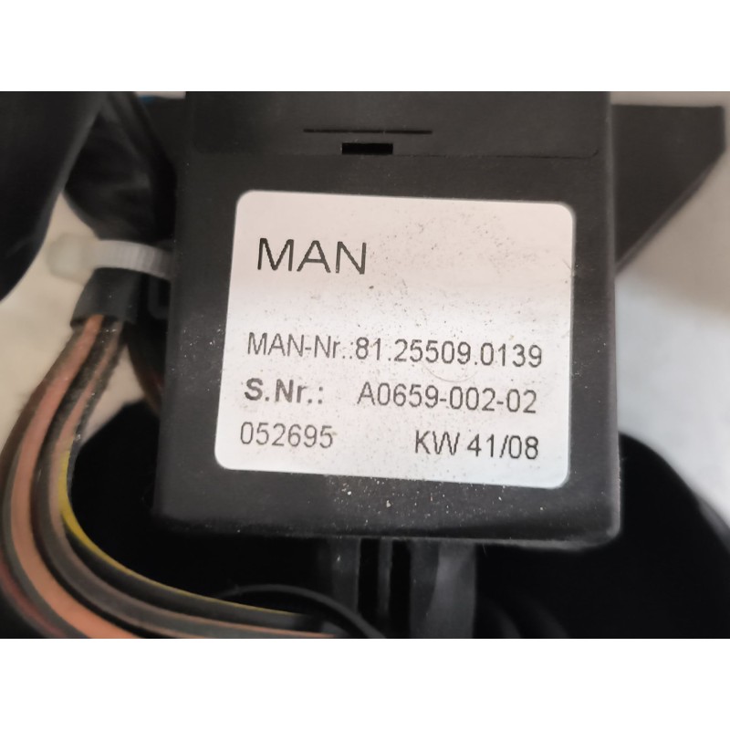 Recambio de mando intermitentes para man tgx 18.480 12.4 diesel referencia OEM IAM 81255090139  
