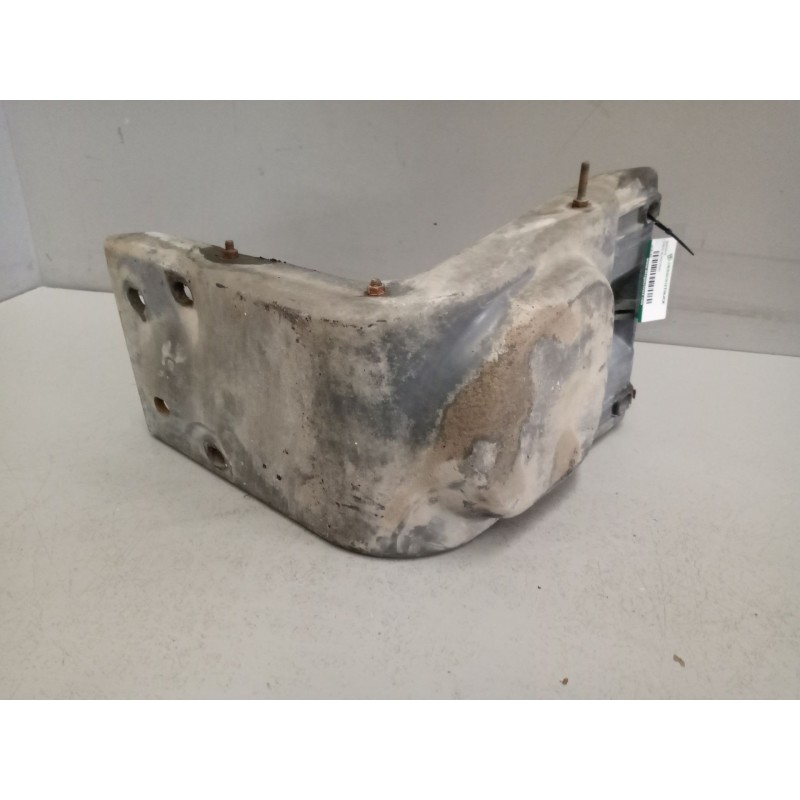 Recambio de soporte para iveco eurocargo chasis  (typ 130 e 18) larga distancia referencia OEM IAM  8142988 