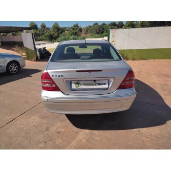 mercedes-benz clase c (w203) berlina del año 2001