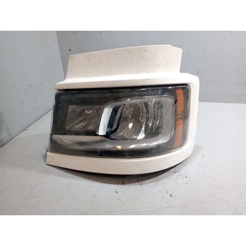 Recambio de faro izquierdo para scania s s460 referencia OEM IAM  2674390 