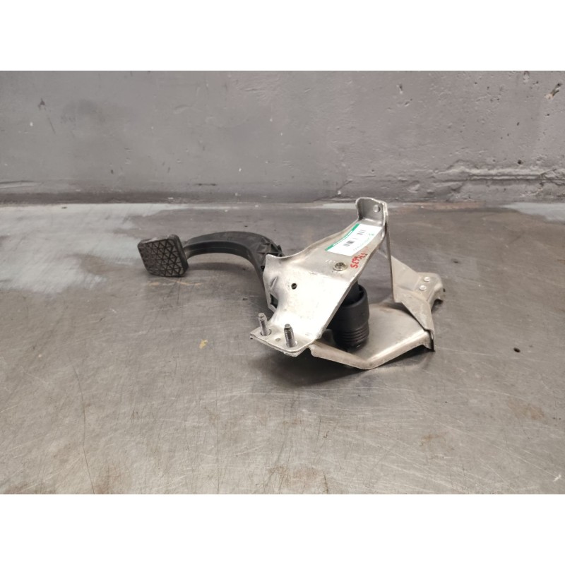 Recambio de pedal embrague para opel corsa c club referencia OEM IAM 9156593  