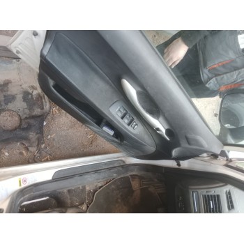toyota auris del año 2011