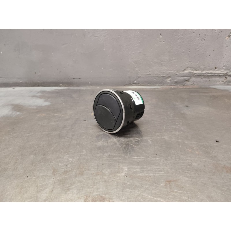 Recambio de aireador para mazda 3 (bl) 1.6 mz-cd (bl14) referencia OEM IAM  BBM464730 