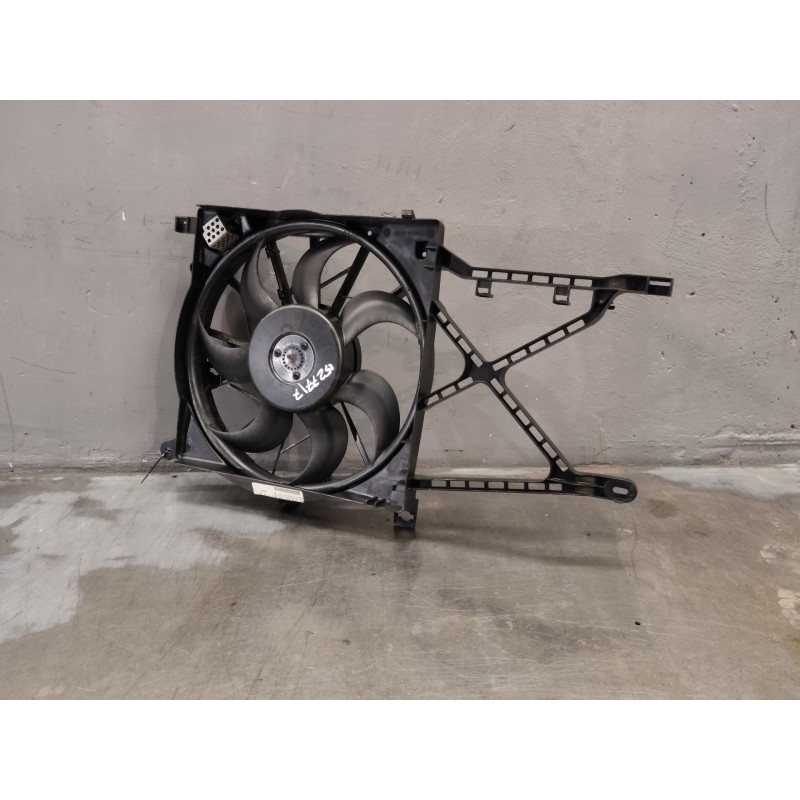 Recambio de electroventilador para opel astra h gtc (a04) 1.6 (l08) referencia OEM IAM 13205941  