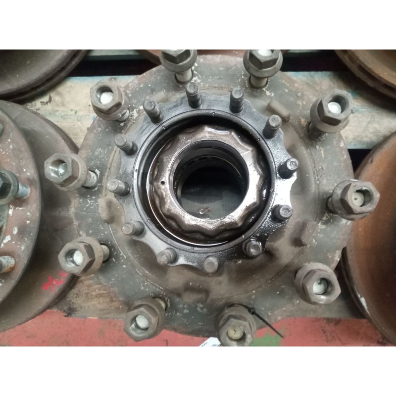 Recambio de buje trasero derecho para renault serie t 12.8 diesel referencia OEM IAM 7422105673 7422036891 