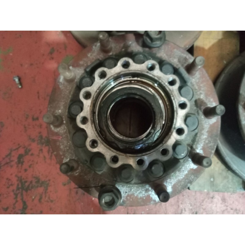 Recambio de buje trasero izquierdo para iveco stralis (as) 11.1 diesel referencia OEM IAM  7186804 