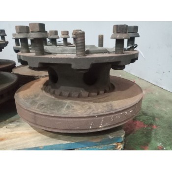Recambio de buje delantero para renault magnum ab 2005 12.8 diesel referencia OEM IAM  7421022433 