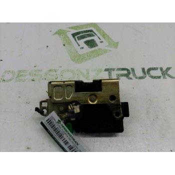 Recambio de cerradura puerta delantera derecha para renault master desde ´98 referencia OEM IAM 7700351343  