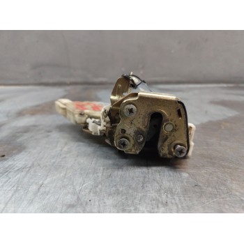 Recambio de cerradura puerta trasera izquierda para nissan almera tino (v10m) acenta referencia OEM IAM  82503BM760 