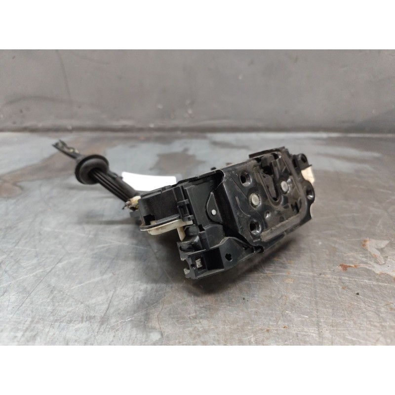 Recambio de cerradura puerta trasera derecha para volkswagen golf vi (5k1) 2.0 tdi referencia OEM IAM 5K4839016B  